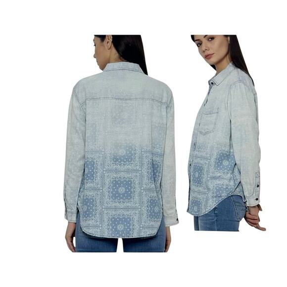 American Eagle Chambray Shirt Womens Medium Blue Ombre Bandana Print Western - Picture 5 of 9